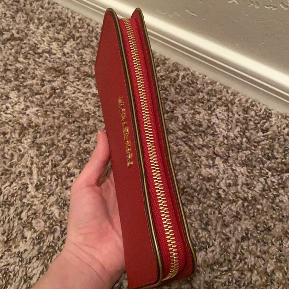 Michael Kors Red Jetset Travel Specchio Leather Zipper Wallet - Picture 3 of 13